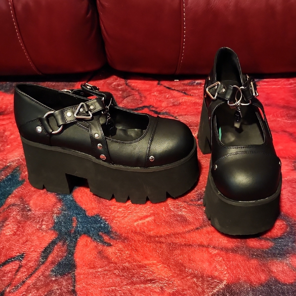 Demonia Ashes 33 Platform Maryjane